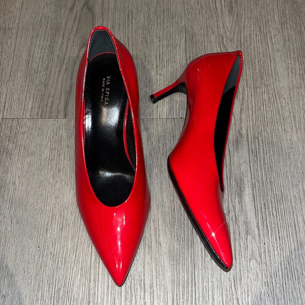 Like new made in Italy Via Spiga Shoes | Via Spiga Low Pointed Toe Heels |